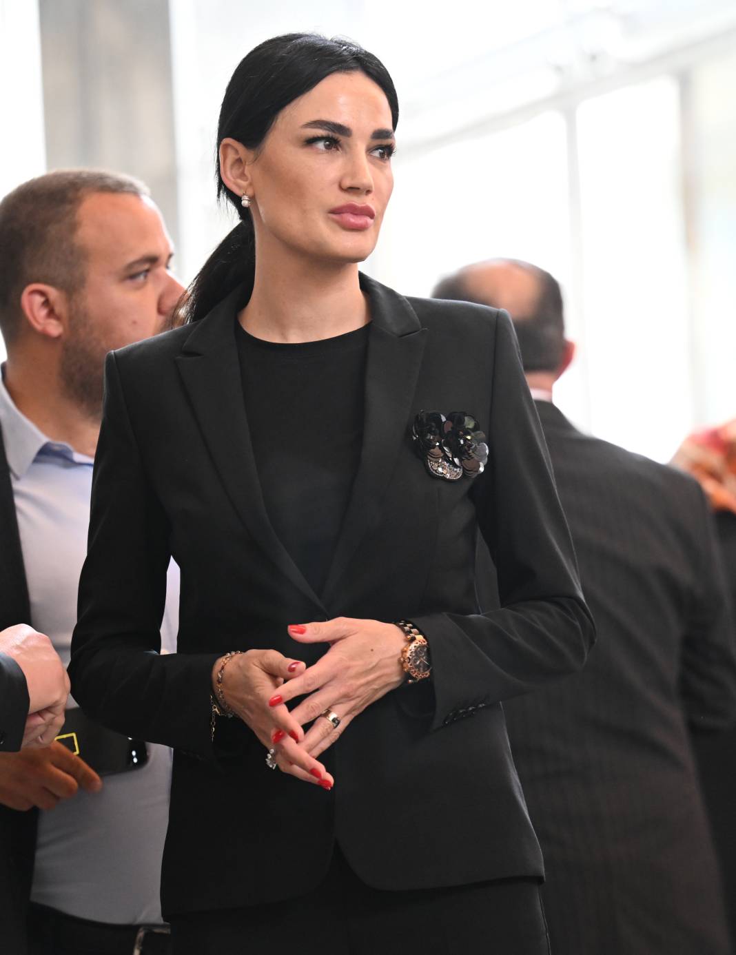 Mecliste tüm gözler üzerindeydi! Türkiye güzeli resmen milletvekili oldu 3