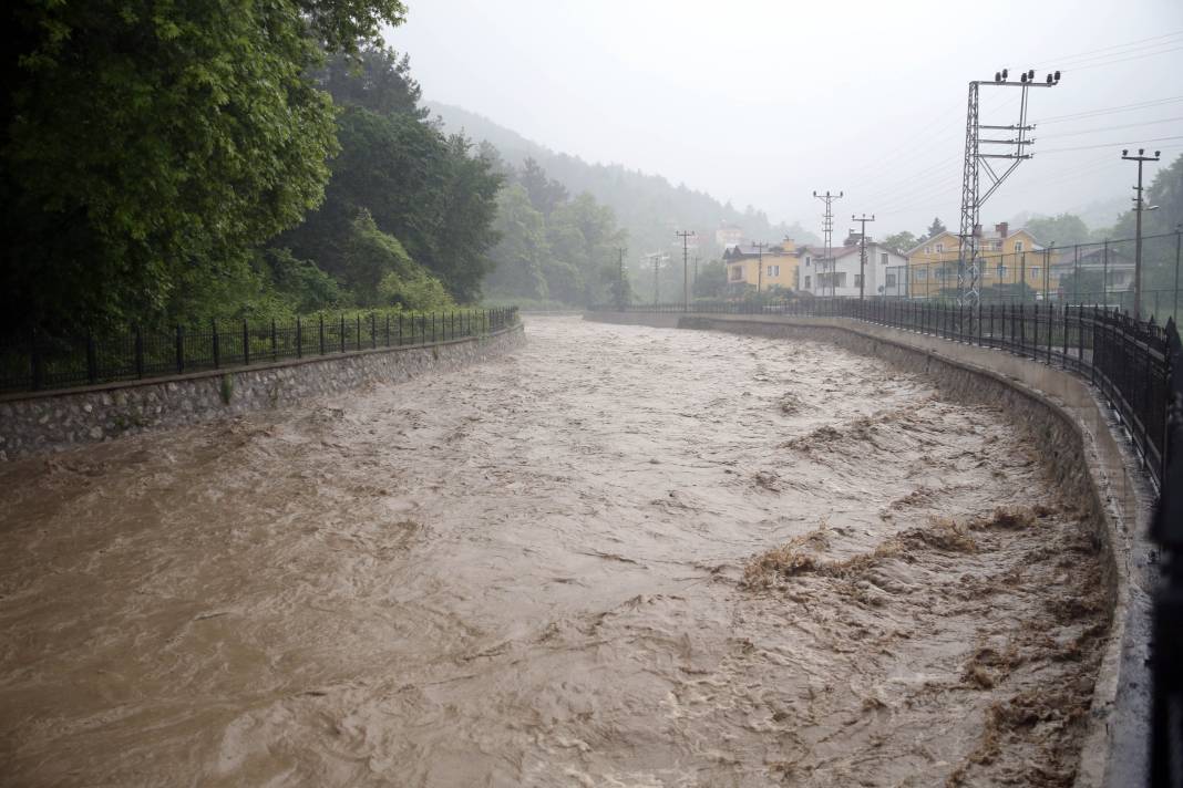 Kastamonu'nun İnebolu ilçesinde sel zarara yol açtı 5