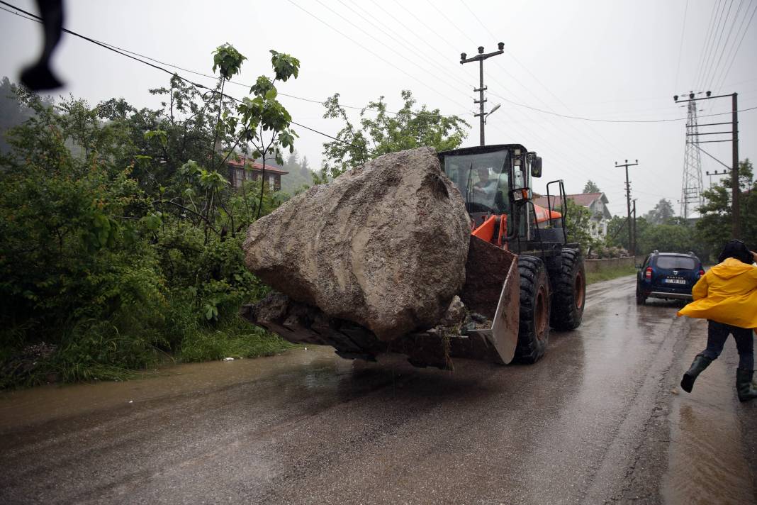 Kastamonu'nun İnebolu ilçesinde sel zarara yol açtı 8