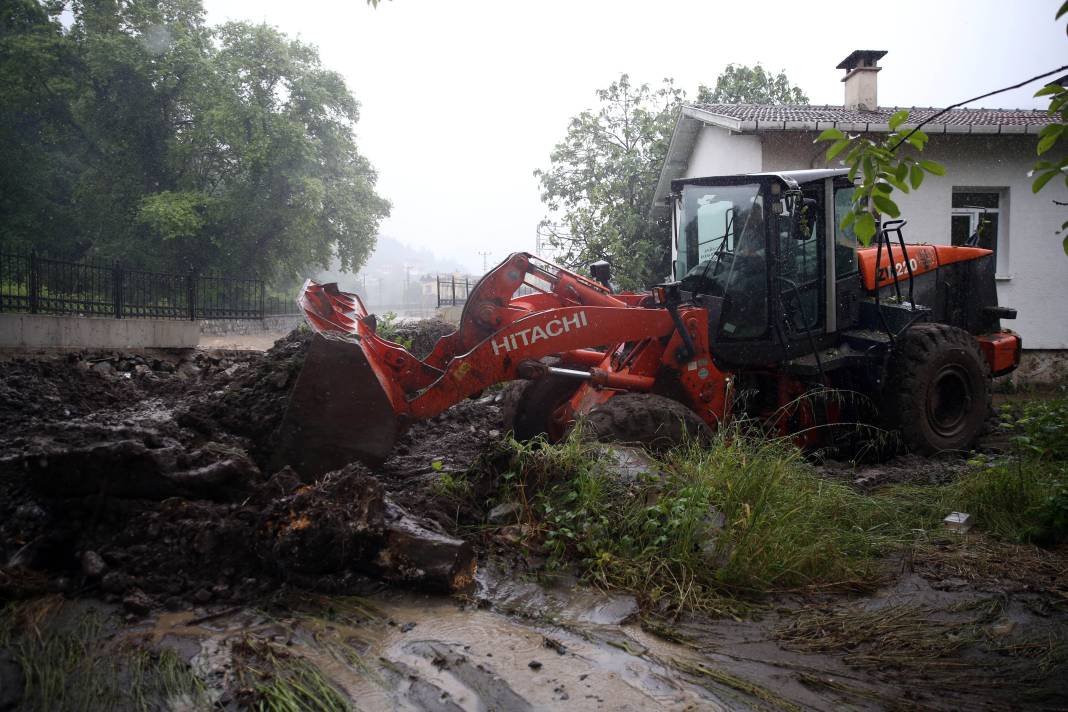 Kastamonu'nun İnebolu ilçesinde sel zarara yol açtı 6