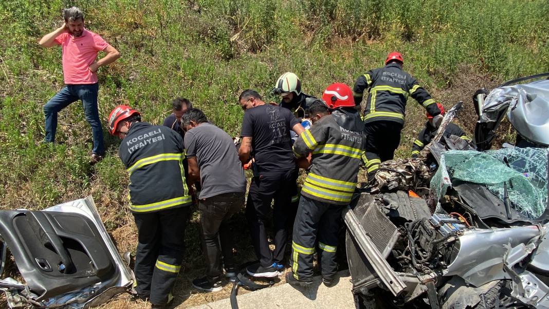 Kuzey Marmara Otoyolu'nda feci kaza: Çarpışan araçlar 90 metre sürüklenerek durabildi 3