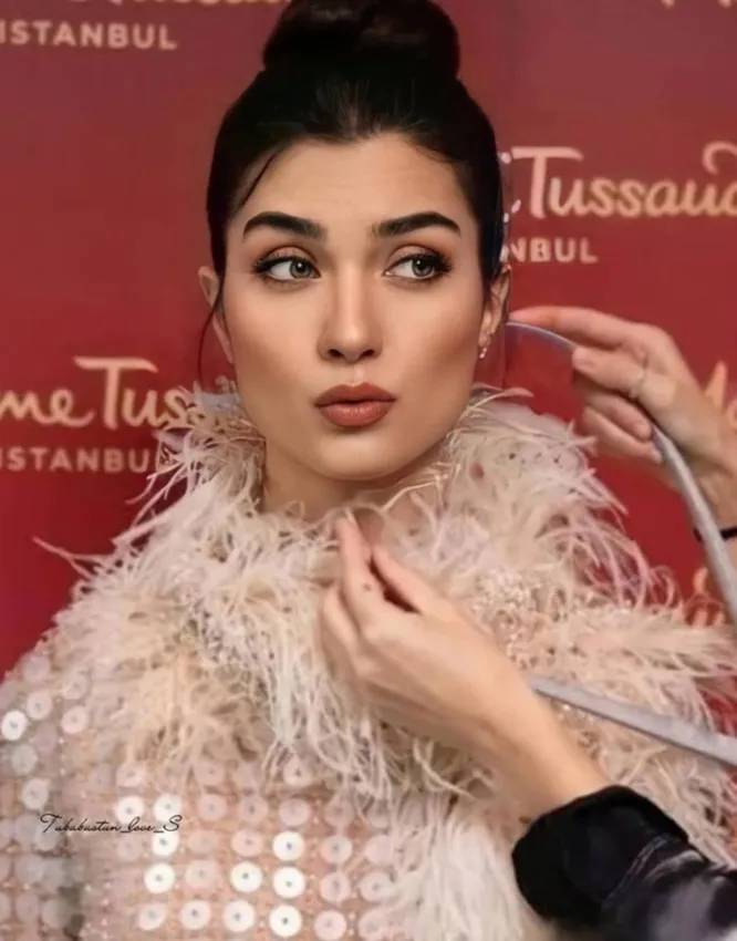 Tuba Büyüküstün'ün ayakları olay oldu! Hayranları yorum yağdırdı 1