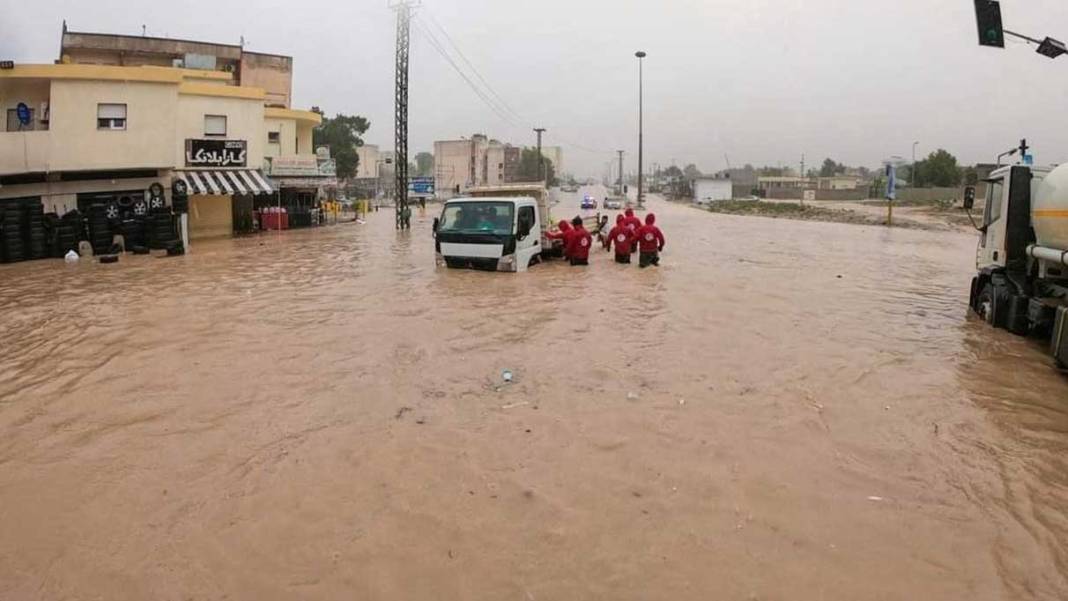 Libya’da yüzyılın felaketi: Cansız bedenler Akdeniz’e doğru sürükleniyor 1