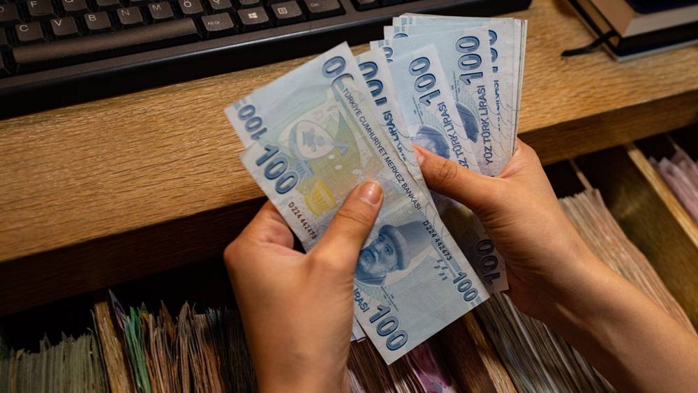 Emekliye son 3 ayda 3. darbe! 29 Ekim'de 5000 liralık Cumhuriyet İkramiyesi'nde son durum 4