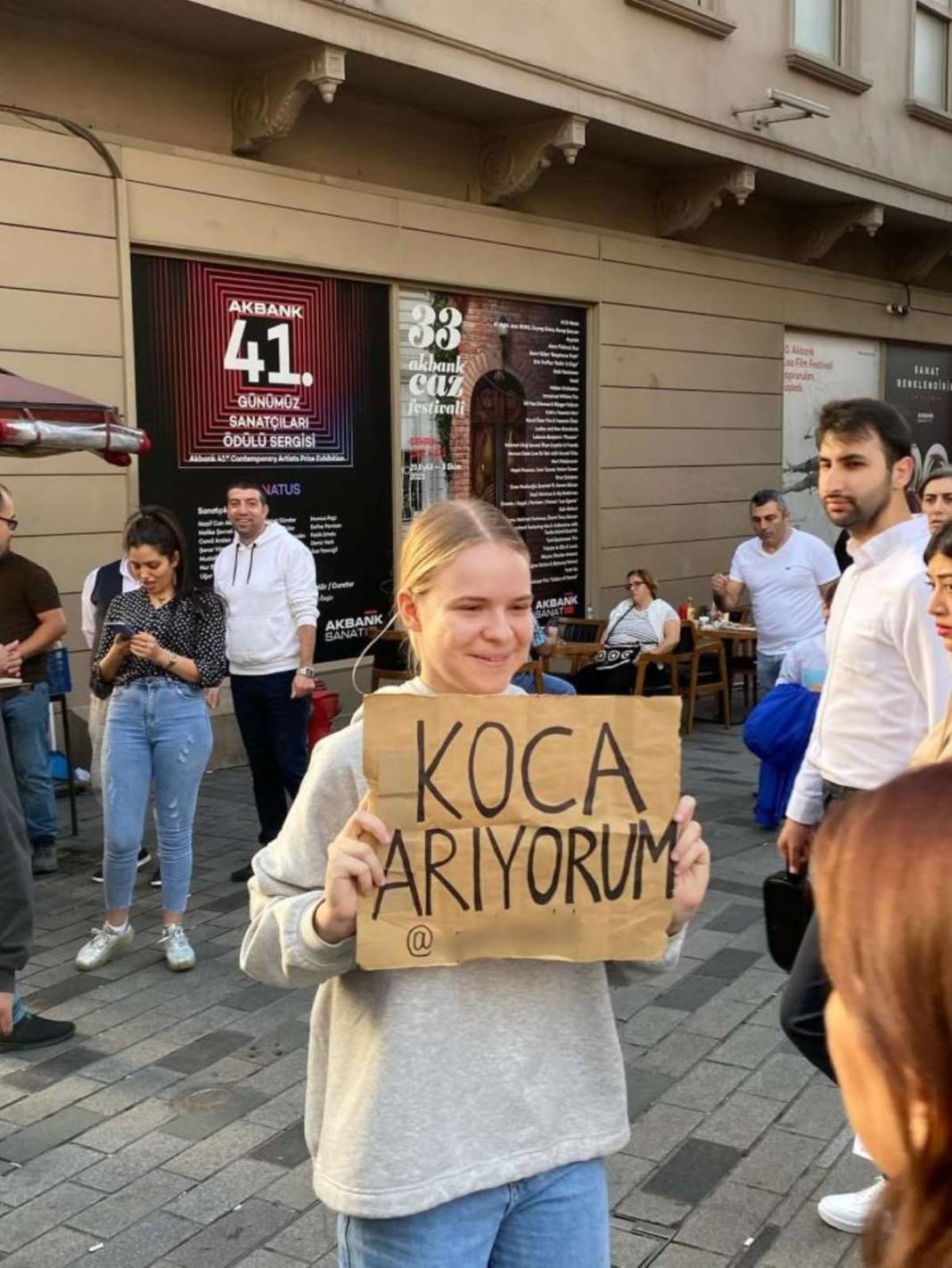 İstanbul'da 19 yaşındaki Belaruslu böyle koca aradı 1