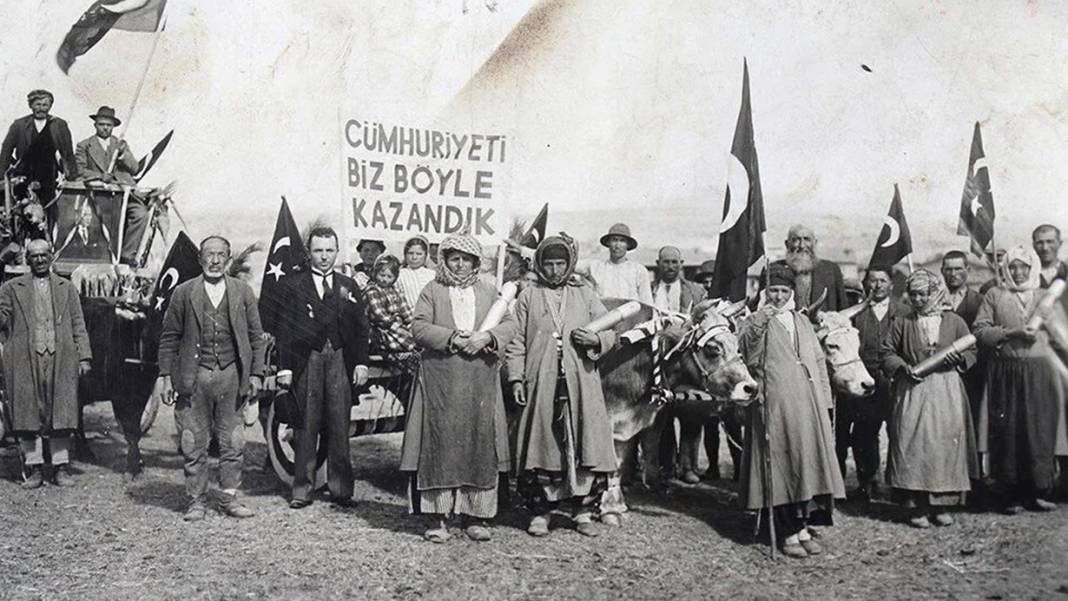 Türkiye Cumhuriyeti 100 yaşında! 29 Ekim Cumhuriyet Bayramımız kutlu olsun 24