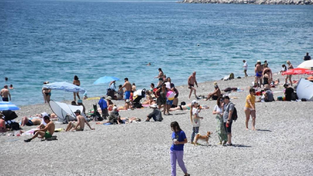 Meteoroloji il il açıkladı! Yağışlı hava yurdu terk ediyor: Bunaltıcı sıcaklıklar geliyor... 6