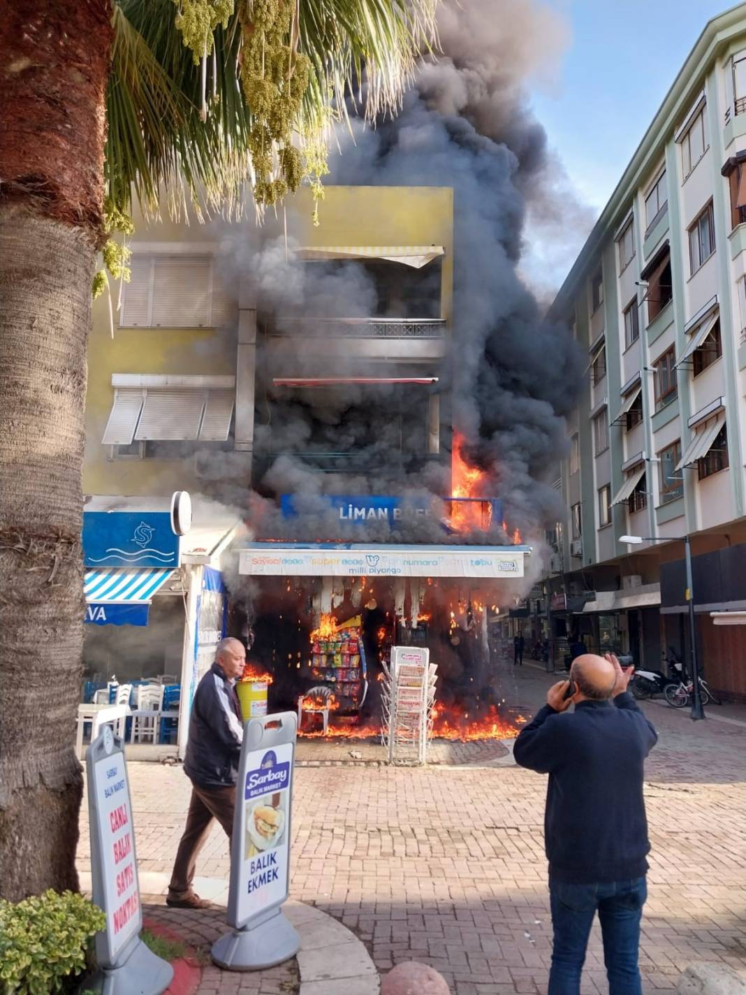 Balıkesir’de restoran yangını! 1