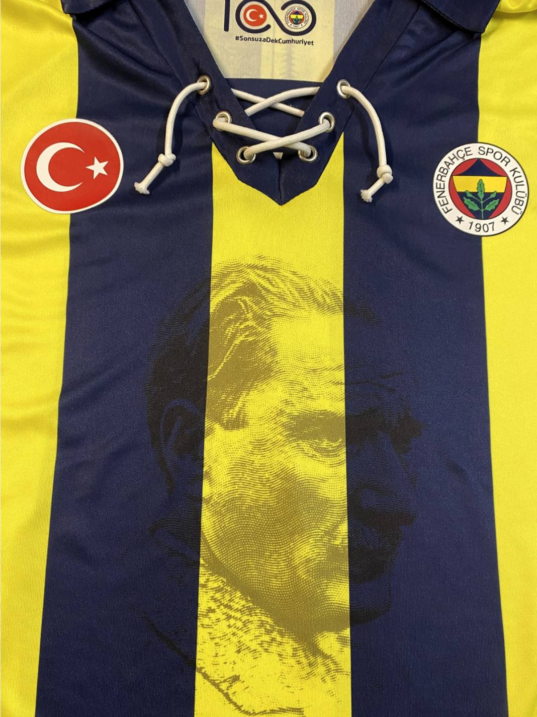 Fenerbahçe'nin 100. yılına özel çıkarılan formanın fiyatı belli oldu 1