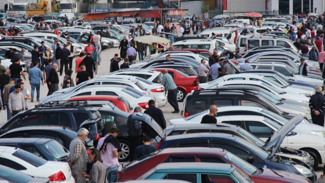 Yüksek kar beklentisiyle stoklanan otomobiller fırsatçıların elinde patladı 2