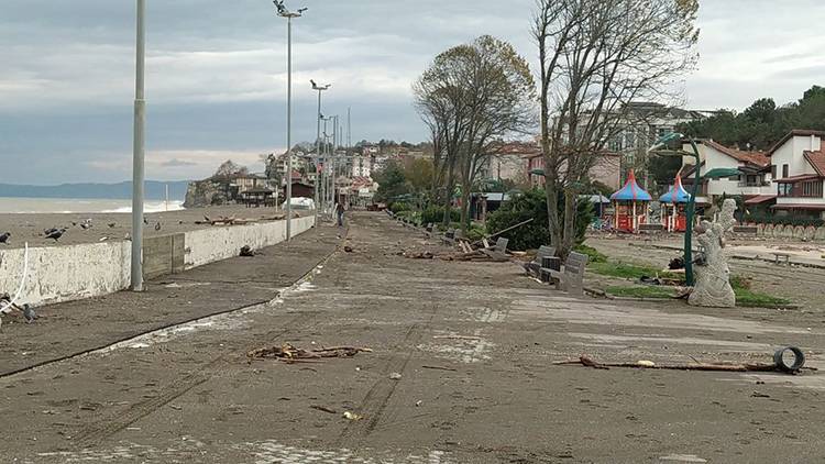 Sağanak ve şiddetli rüzgar Sakarya ve Düzce'de büyük hasar bıraktı 3