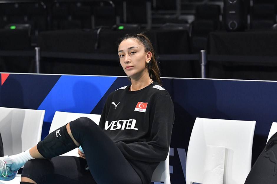 Milli voleybolcu Hande Baladın’ı tehdit eden kişi hakkında karar çıktı: Yüzüne asit atacağım mesajları ile korkutmuştu 8