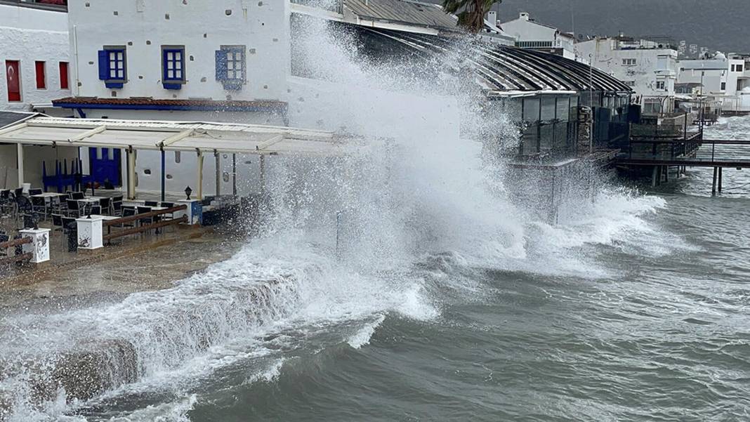 Meteoroloji tarih vererek uyardı: Kuvvetli lodos ve fırtına geliyor... 10