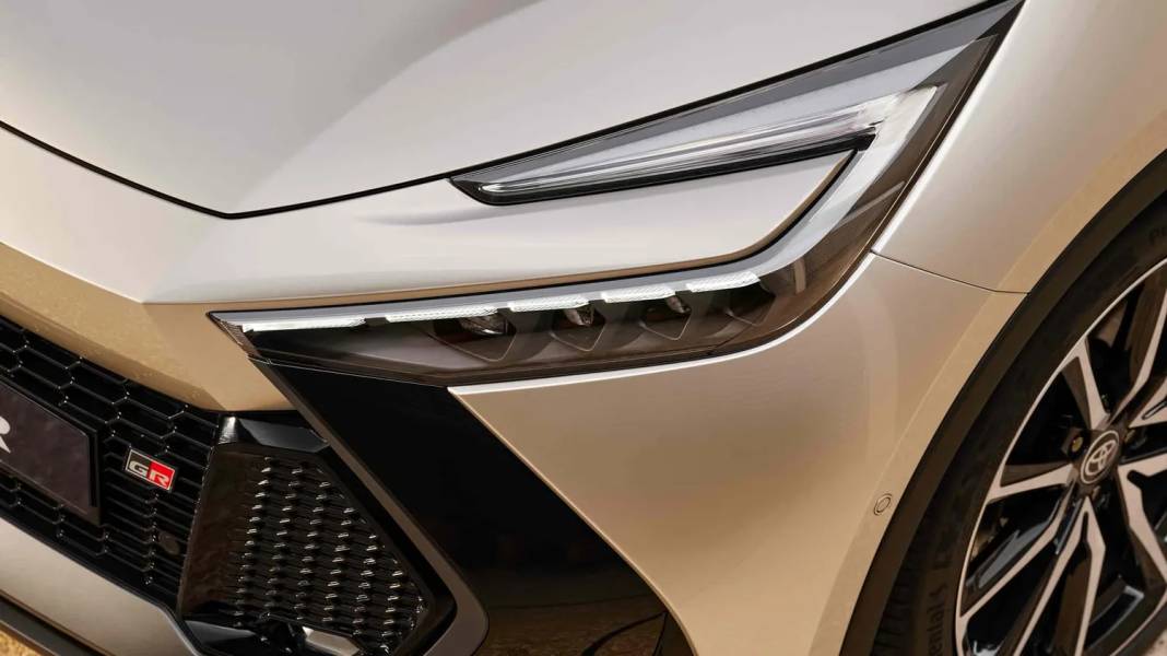 Yeni Toyota C-HR Türkiye'de: İşte fiyatı ve özellikleri 30