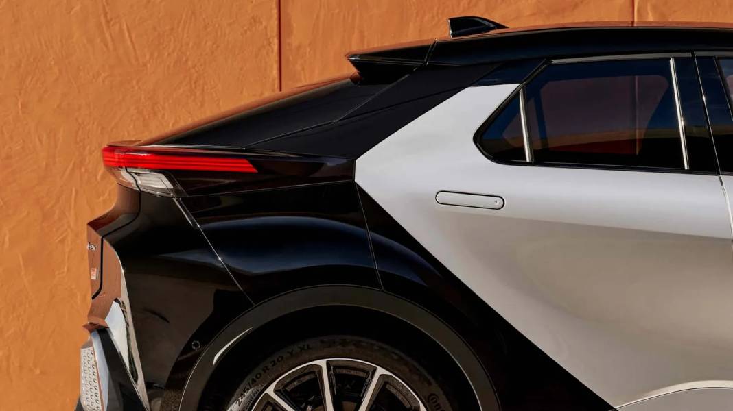 Yeni Toyota C-HR Türkiye'de: İşte fiyatı ve özellikleri 28