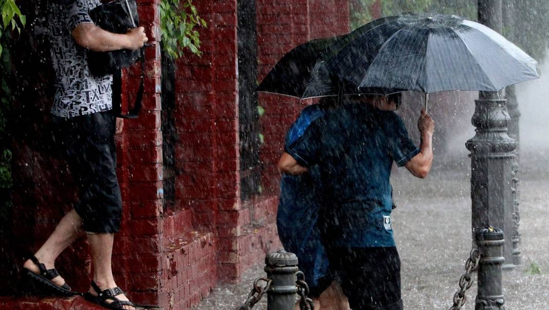 İstanbul dahil 12 il için sarı kod alarmı! Meteoroloji'den sis, pus ve sağanak uyarısı... 7