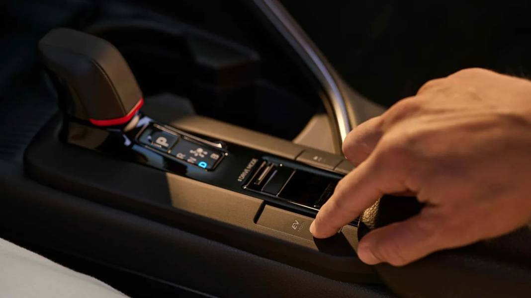 Yeni Toyota C-HR Türkiye'de: İşte fiyatı ve özellikleri 23