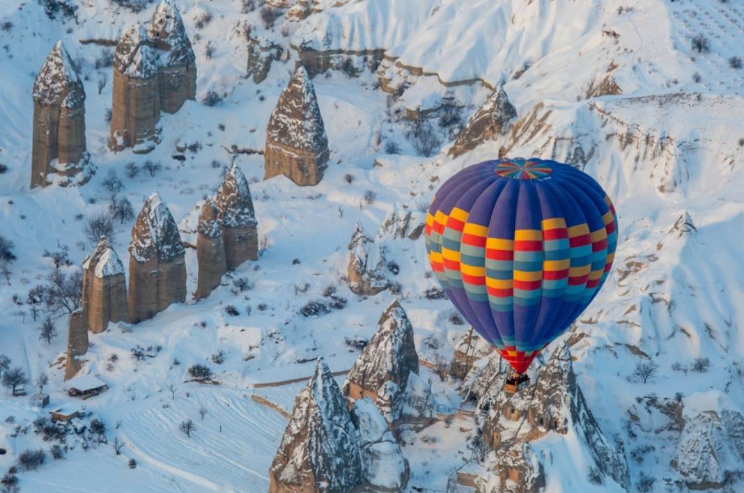 Meteoroloji'den kritik uyarı: Kar, sağanak ve fırtına...Günler sürecek! Türkiye kara kışa teslim olacak 12