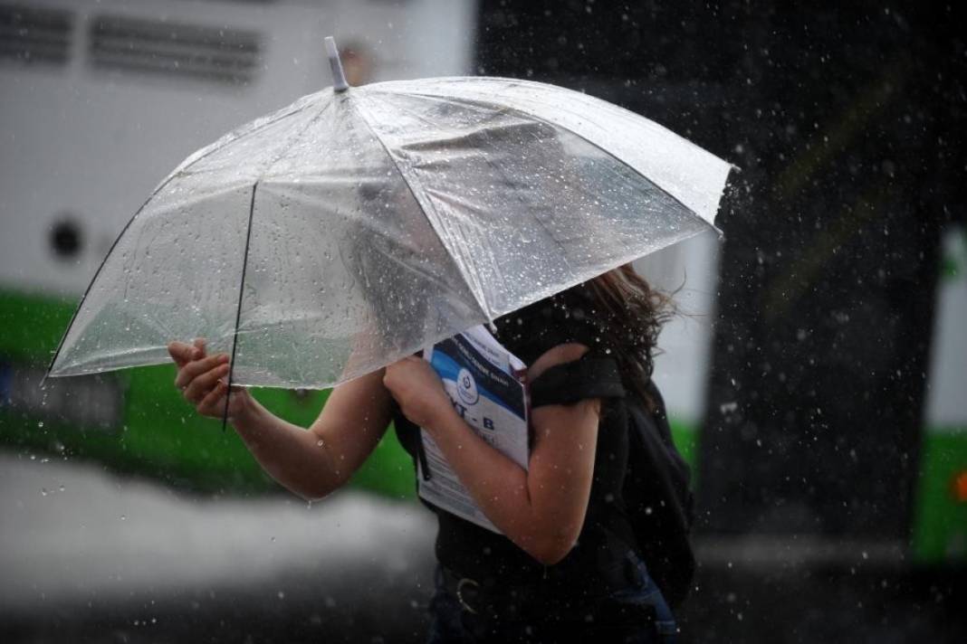 Meteoroloji'den İstanbul dahil 12 il için sarı, 4 il için turuncu kodlu uyarı! Sağanak, sel ve su baskını... 4