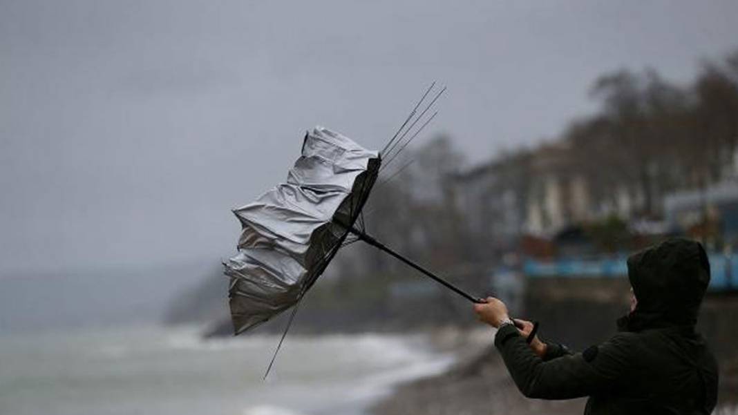 Meteoroloji'den 45 ile kritik uyarı: Sıkı tutunun tarihi fırtına geliyor 23