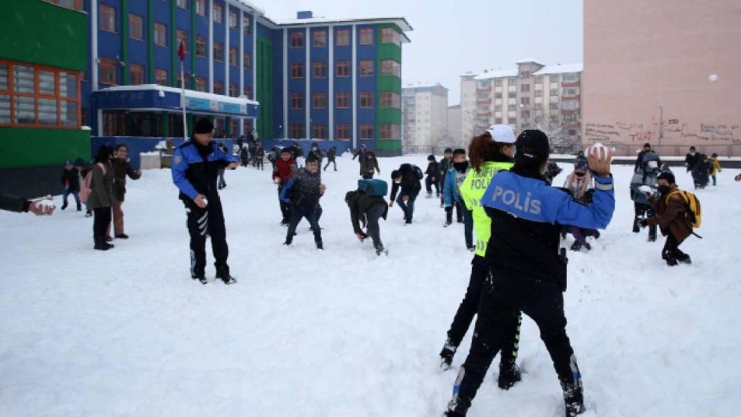 Meteoroloji uyardı: Mont, bot ve eldivenlerinizi hazırlayın lapa lapa kar yağacak! 13