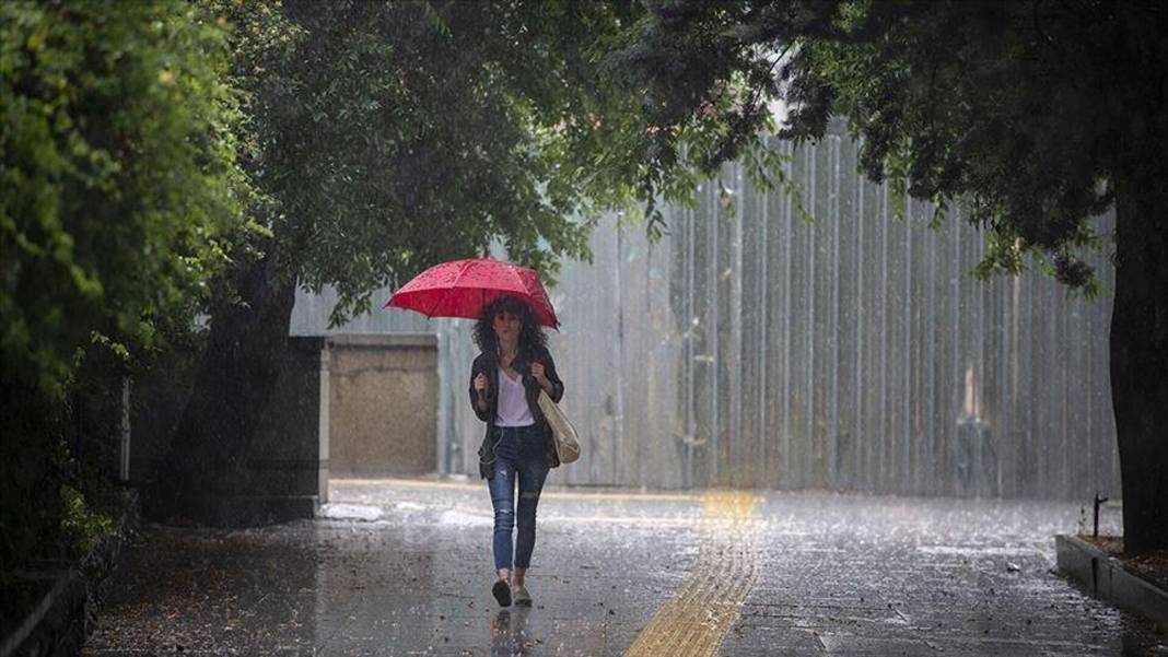 Meteoroloji tarih vererek uyardı: Kuvvetli lodos ve fırtına geliyor... 12