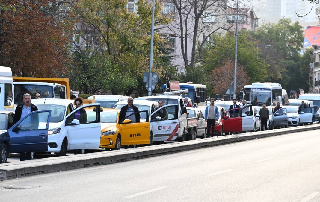 Saat 9'u 5 geçe tüm ülkede hayat durdu: İşte Türkiye'den 10 Kasım kareleri 18