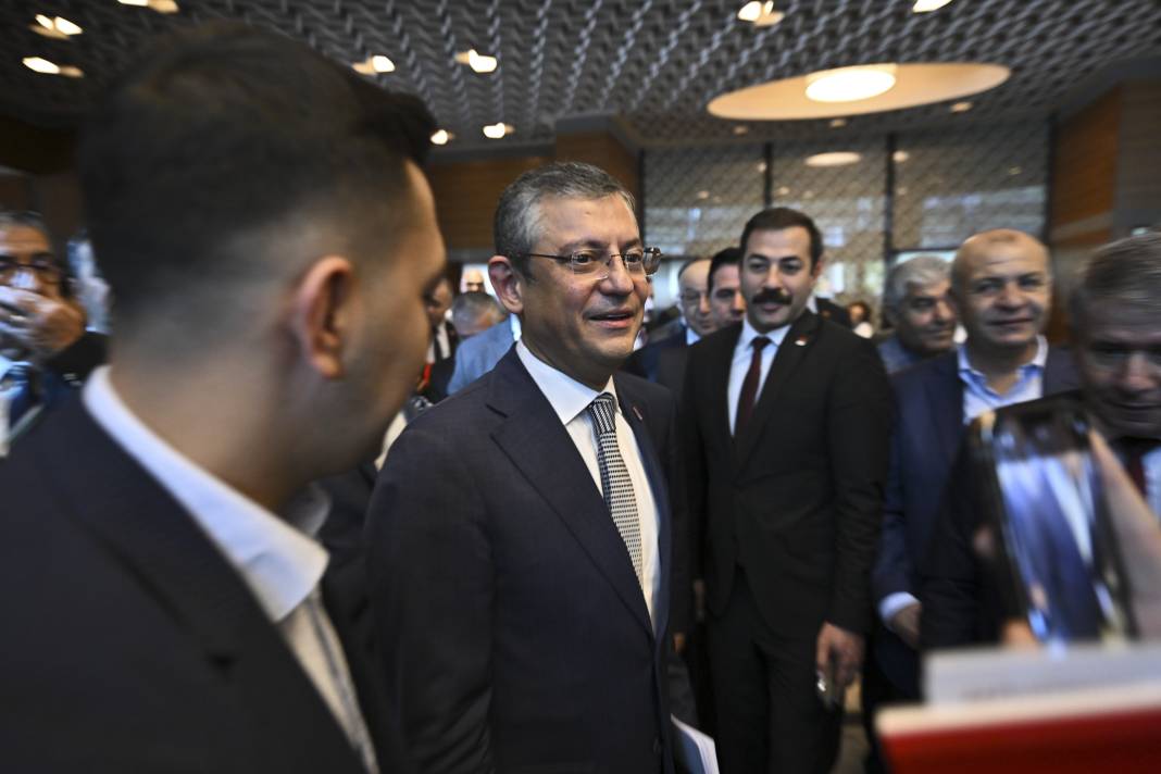 Özgür Özel'den flaş devir teslim açıklaması! Kemal Kılıçdaroğlu için son 48 saat uyarısı 3