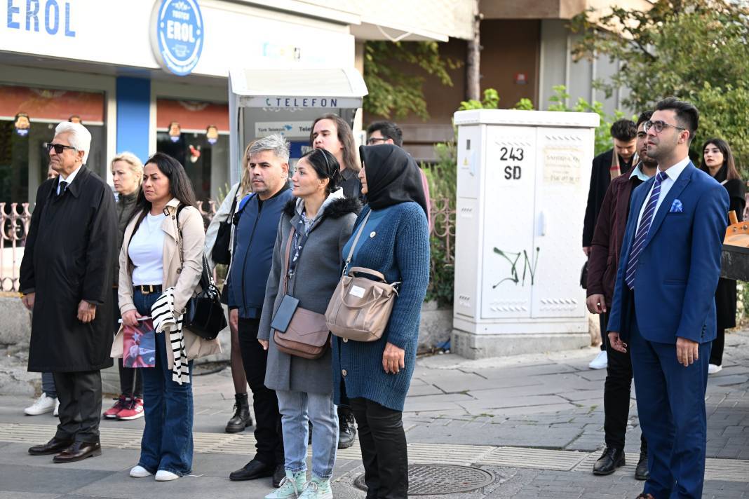 Saat 9'u 5 geçe tüm ülkede hayat durdu: İşte Türkiye'den 10 Kasım kareleri 47