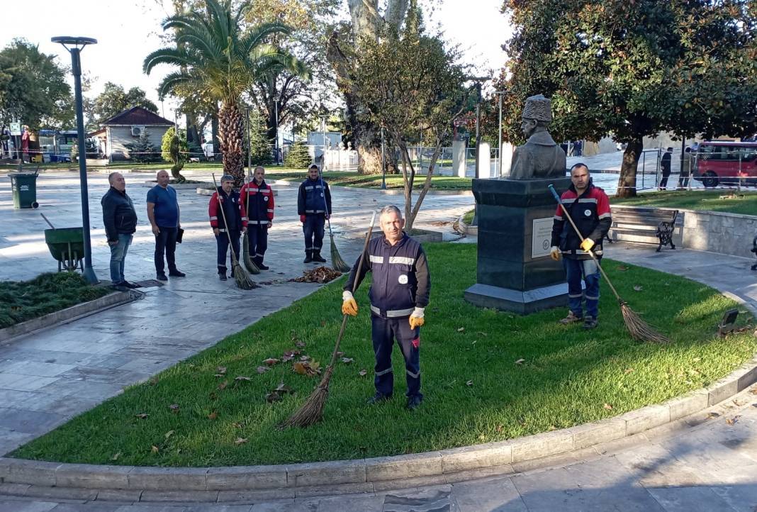 Saat 9'u 5 geçe tüm ülkede hayat durdu: İşte Türkiye'den 10 Kasım kareleri 38