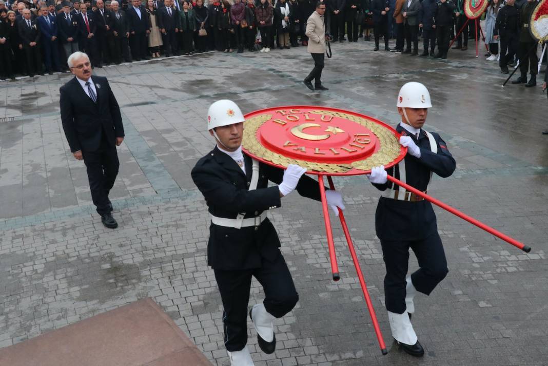 Saat 9'u 5 geçe tüm ülkede hayat durdu: İşte Türkiye'den 10 Kasım kareleri 60