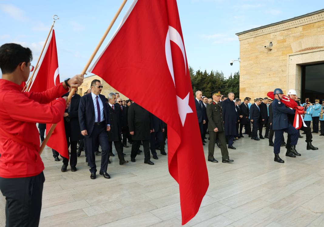 Saat 9'u 5 geçe tüm ülkede hayat durdu: İşte Türkiye'den 10 Kasım kareleri 28