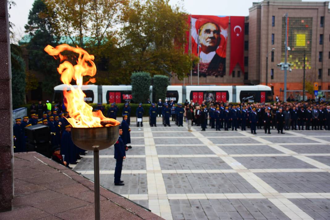 Saat 9'u 5 geçe tüm ülkede hayat durdu: İşte Türkiye'den 10 Kasım kareleri 5