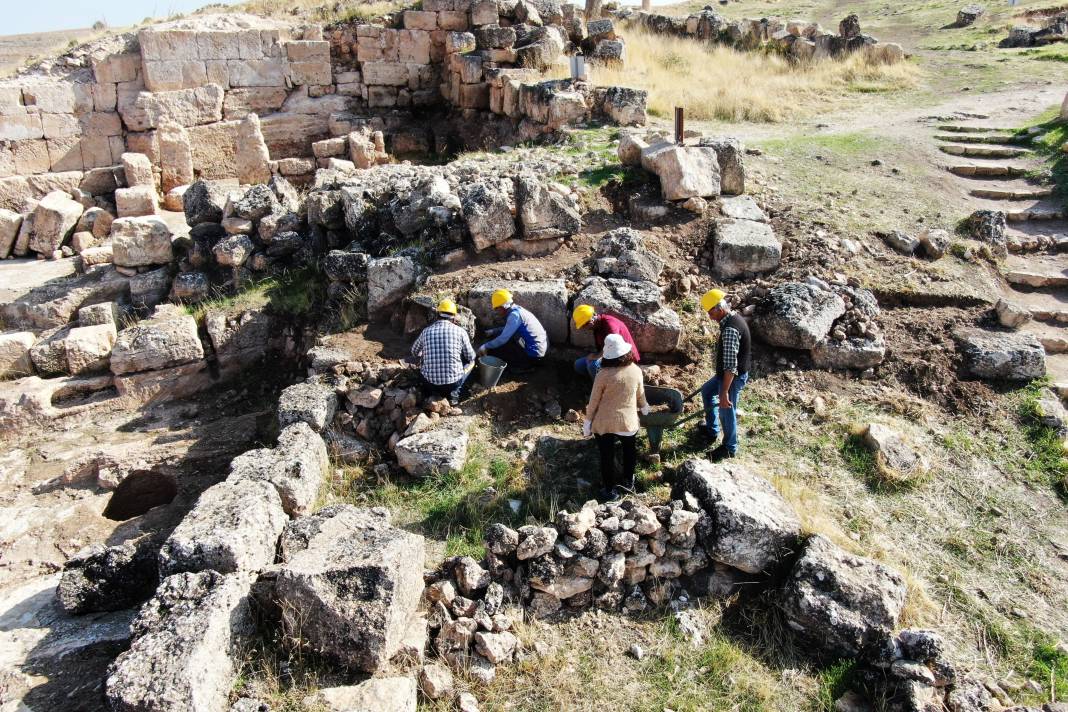 Roma'nın 3 bin yıllık Zerzevan Kalesi'nde büyük keşif 1