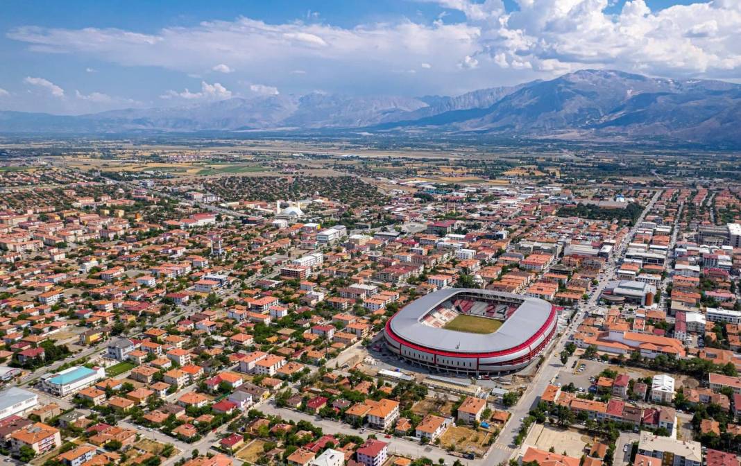 Türkiye'de yaşam süresinin en uzun olduğu iller belli oldu! Zirvedeki şaşırttı 18