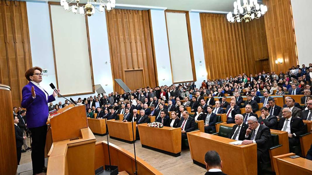 Akşener bu salonda bulunan iki ağır topun kalemini kırdı! Çok ağır suçlamalar istifa gelebilir: İkisi de en yakınındaki isimdi 5