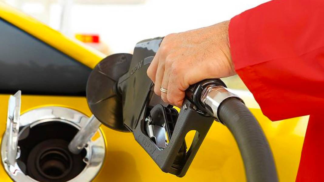 Petrol fiyatları düştü, akaryakıta indirim gelecek mi? İşte benzin ve motorin güncel fiyatları 6