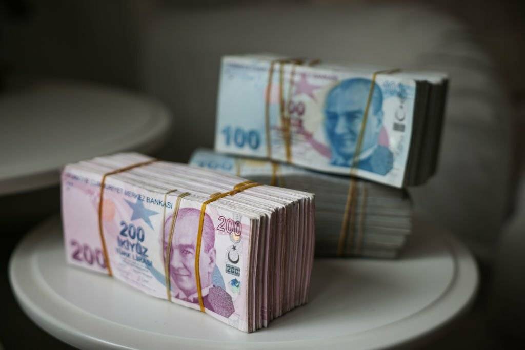 Ünlü ekonomist "Bu tarihten önce dolar alanlar köşeyi dönecek" dedi: Doların 40 liraya fırlayacağı günü açıkladı 5