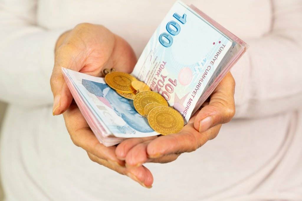 Haftalardır güldüren altın şimdi ağlatacak! O tarihte 100 dolar birden düşecek 7