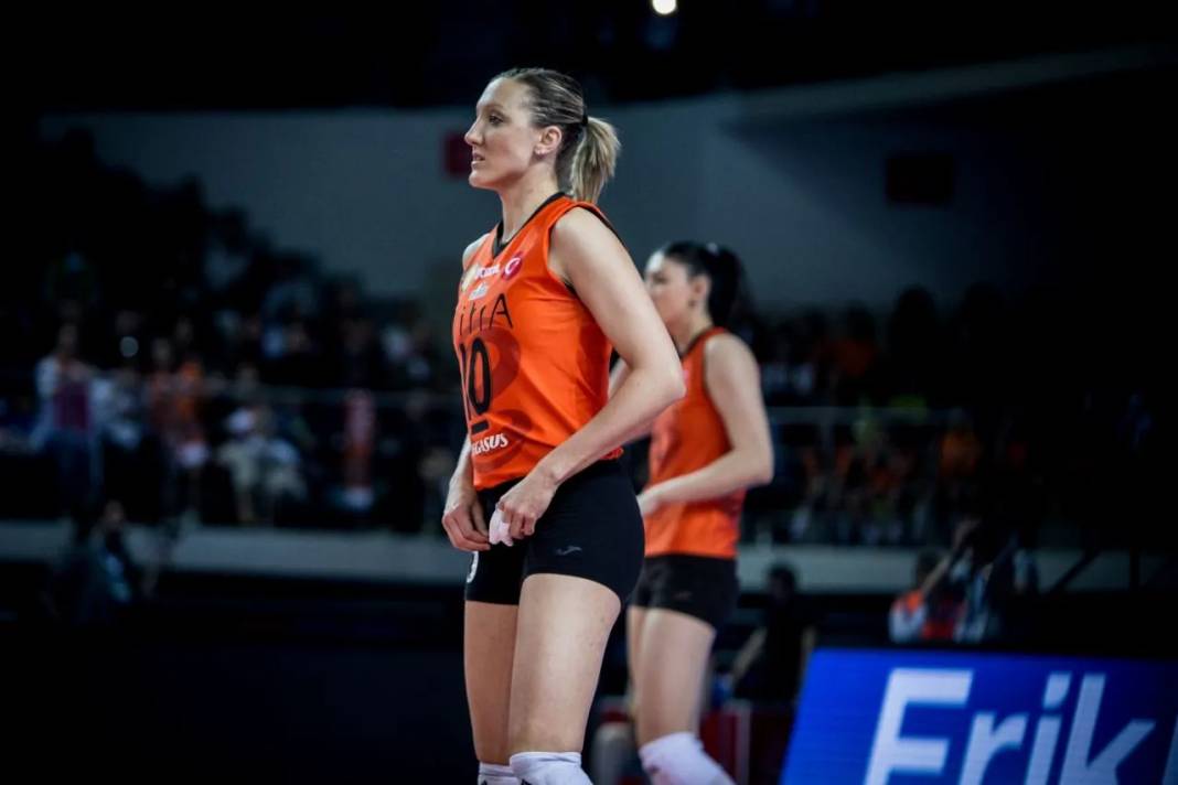 Dünyanın en zengin kadın voleybol oyuncuları listesi açıklandı!  Ebrar Karakurt ve Zehra Güneş kaçıncı sırada 16