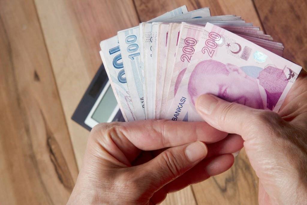 Bankalardan yeni kredi kartı kararı: Yarın yürürlüğe girecek, kart sahibi herkesten bu para kesilecek! 2