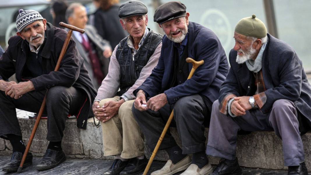 Milyonlarca asgari ücretli ve emekliyi şoke edecek açıklama en dipte birleşme olacak 13