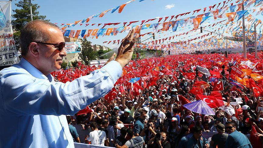 Son ankette iki partiye soğuk duş! Kimse tahmin etmiyordu 1 ayda tersine döndü 11