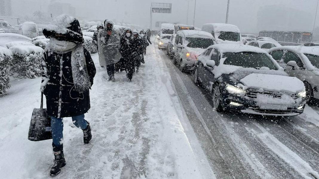 Meteoroloji'den İstanbul dahil 72 il için sağanak uyarısı: Tarih verildi! 14