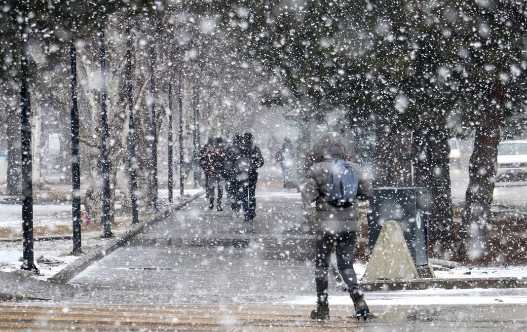 Meteoroloji'den 81 ile uyarı: Sağanak ve kar yolda... 7