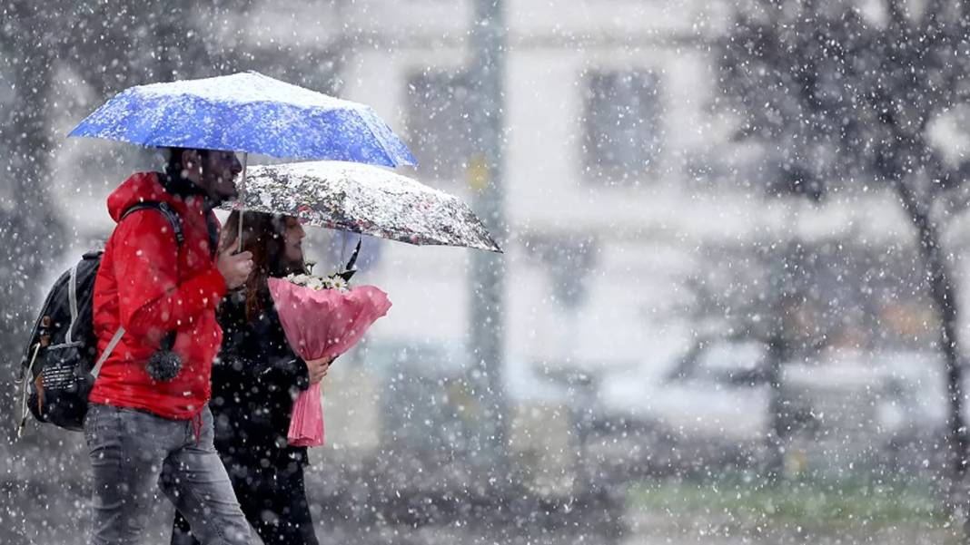 Meteoroloji'den İstanbul dahil 14 il için sarı ve turuncu kodlu alarm: Kuvvetli sağanak yolda... 12