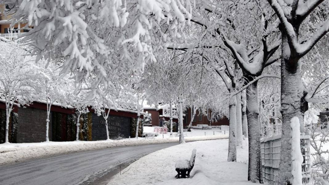 Meteoroloji'den İstanbul dahil 72 il için sağanak uyarısı: Tarih verildi! 9