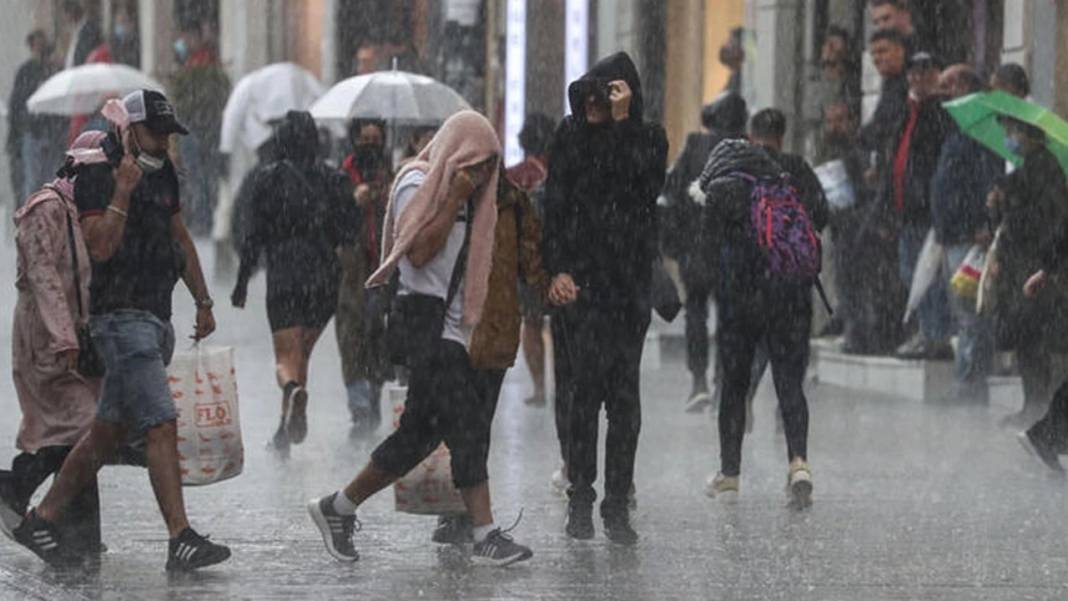 Meteoroloji il il uyardı: Türkiye'ye kar ve fırtına geliyor... 13