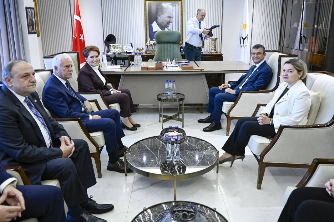 Özgür Özel ile Meral Akşener'in görüşmesinde kritik ayrıntı! 5 kişilik ekibin sırrı ortaya çıktı 8