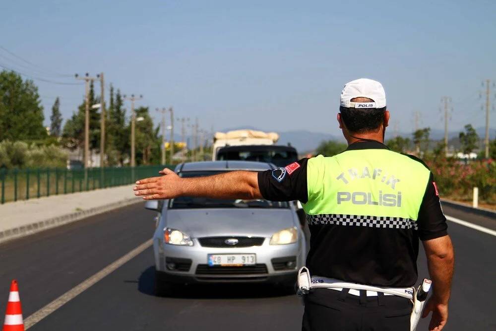 Otomobil sahibi milyonları ilgilendiriyor: Aracına bunu yapmayan rekor ceza ödeyecek 12